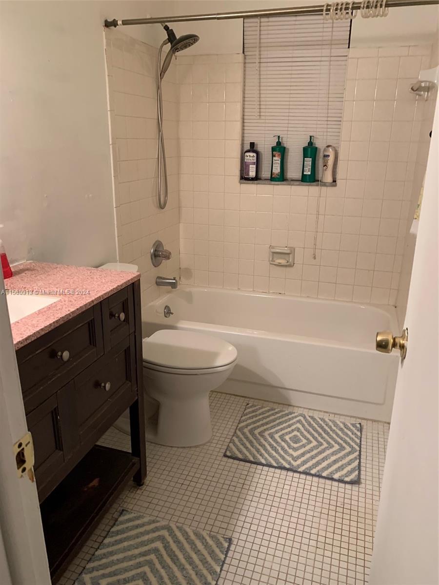 4464 Southeast Village Road Stuart, FL 34997 - Photo 7 of 16 Gallery Image 7