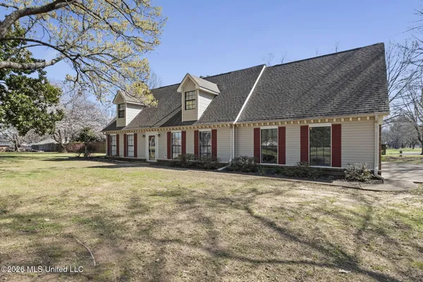 $399,000 | 2915 Barrett Street, Southaven, MS 38672