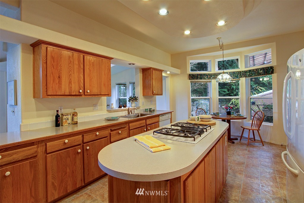 20924 Pugh Road Northeast Poulsbo, WA 98370 - Photo 9 of 24 Gallery Image 9
