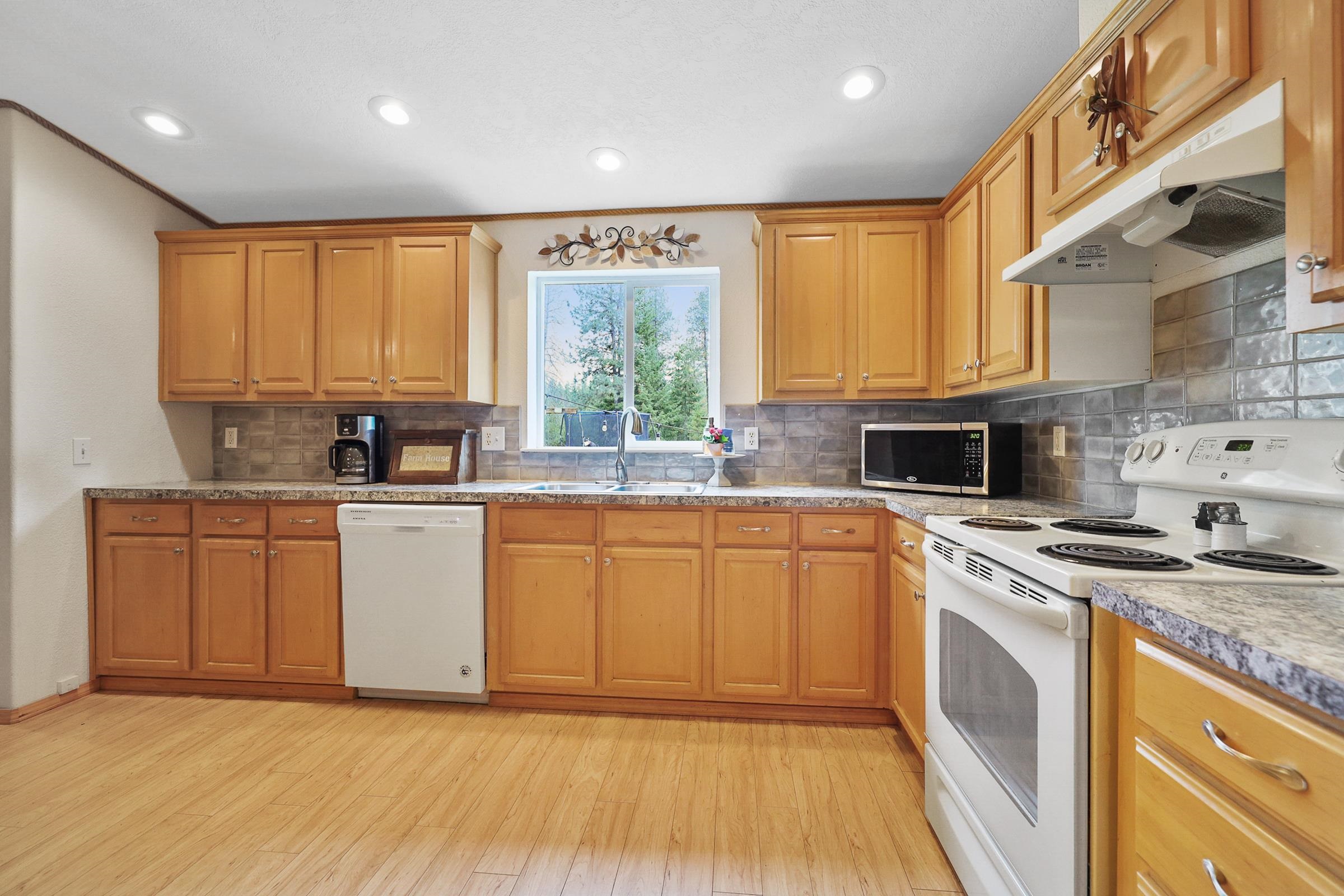 321 West Oregon Road Deer Park, WA 99006 - Photo 9 of 24 Gallery Image 9