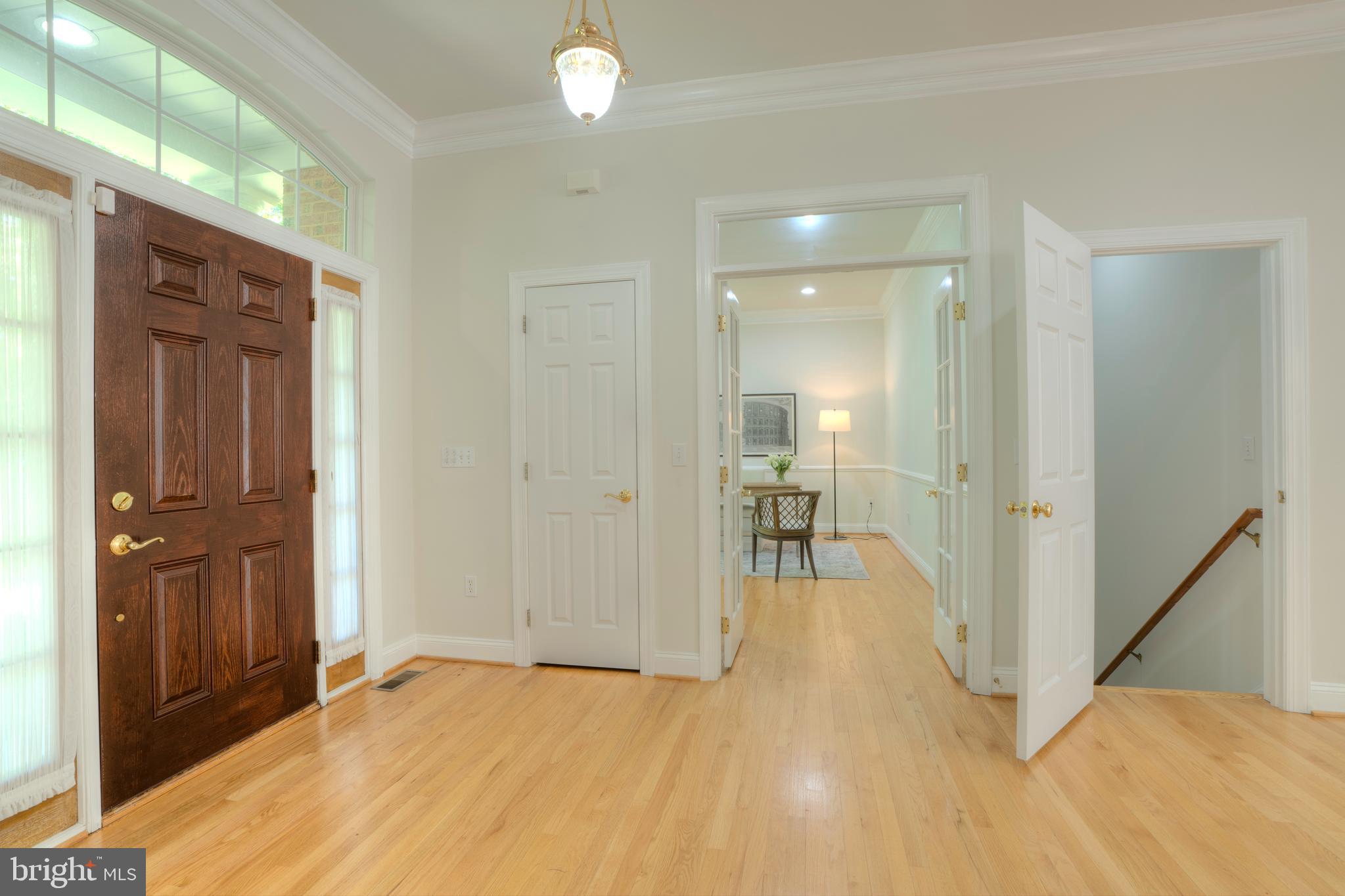 4300 Pinetree Road Rockville, MD 20853 - Photo 6 of 50 a view of a room with wooden floor and bathroom