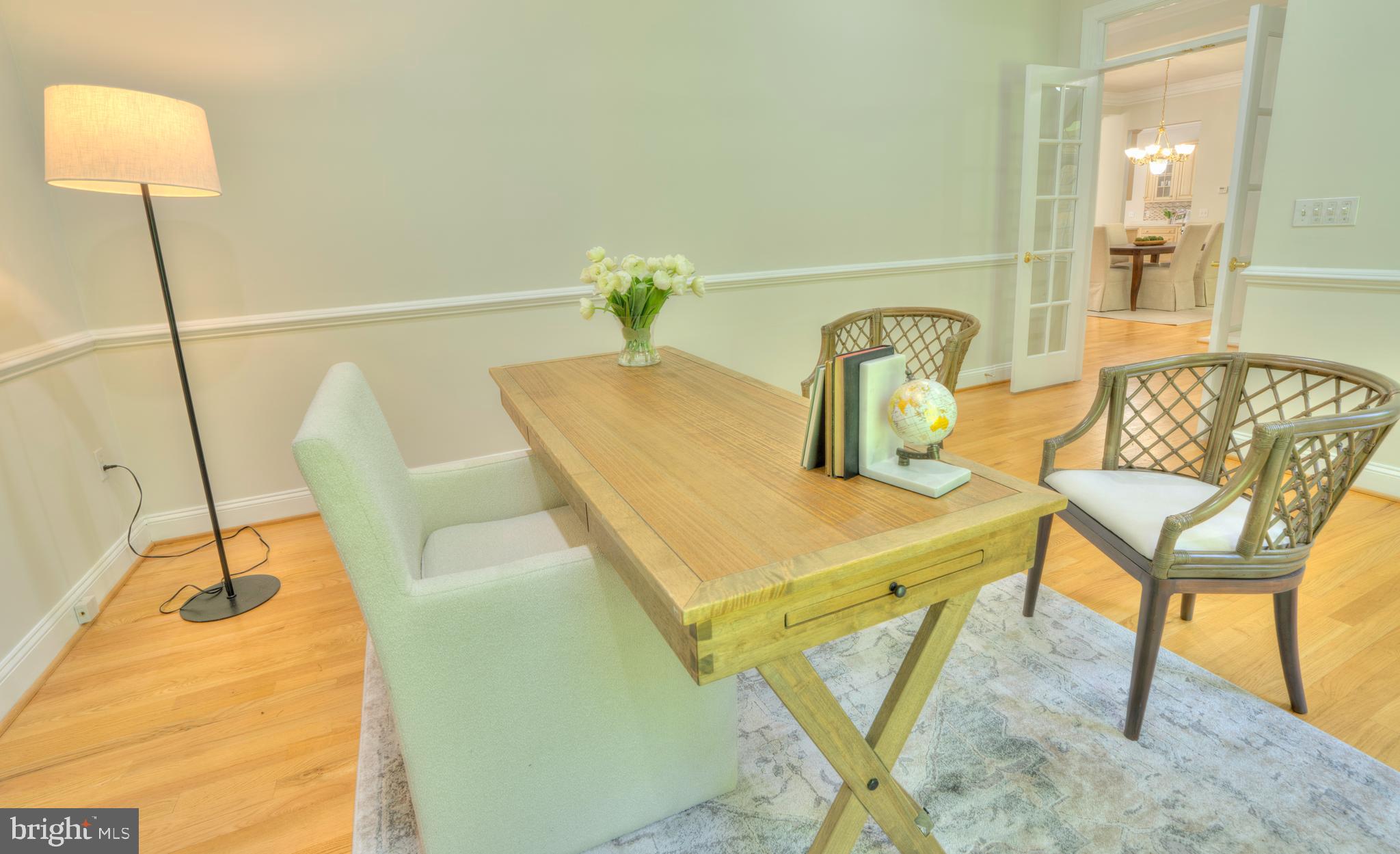 4300 Pinetree Road Rockville, MD 20853 - Photo 9 of 50 a view of a dining room with furniture