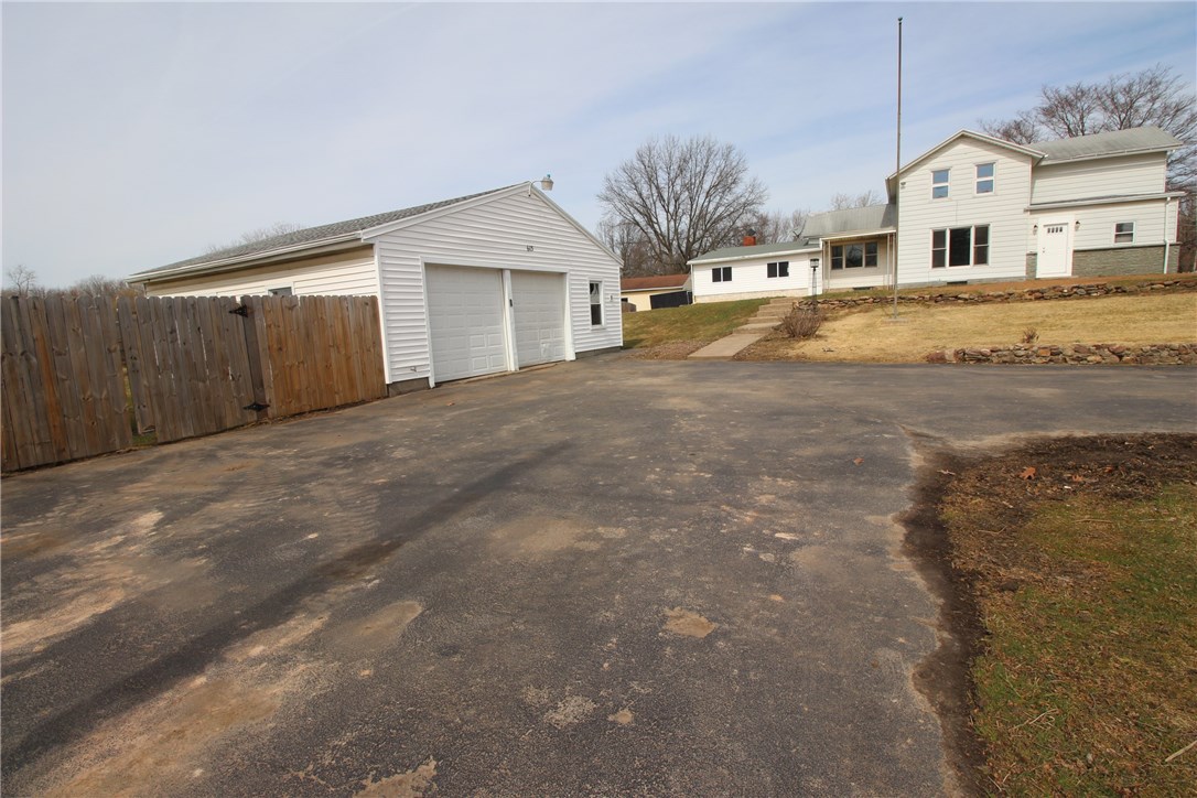 615 Coldwater Road Gates, NY 14624 - Photo 4 of 34