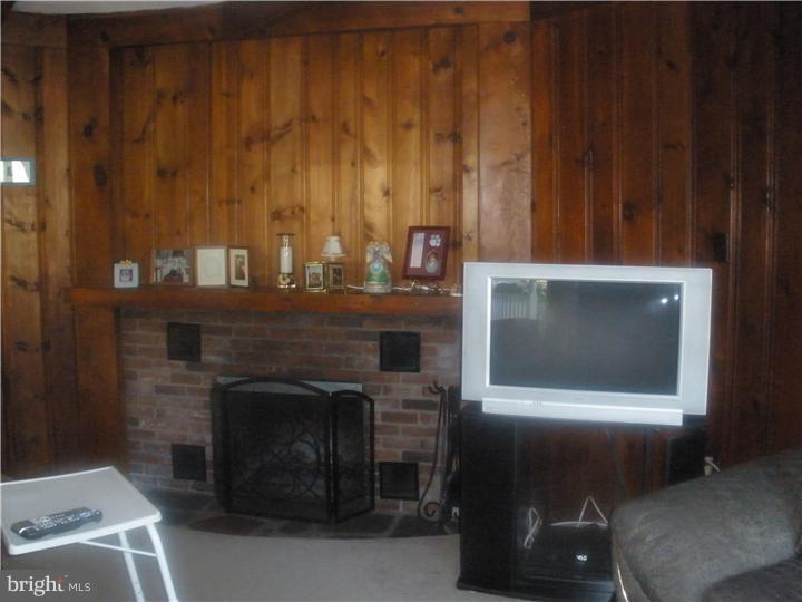206 McKendimen Road Medford Lakes, NJ 08055 - Photo 3 of 10 Gallery Image 3