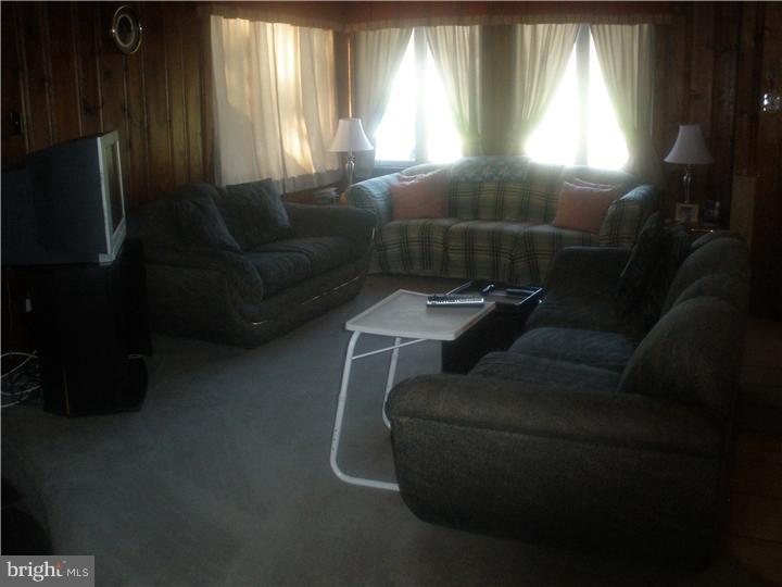 206 McKendimen Road Medford Lakes, NJ 08055 - Photo 4 of 10 Gallery Image 4