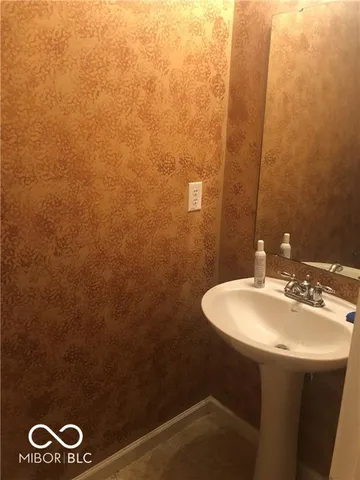 $1,675 | 13325 White Granite Drive, Unit 300, Fishers, IN 46038