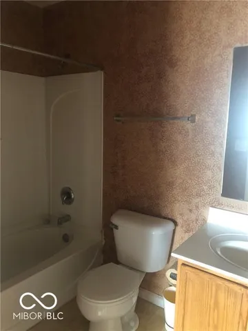 $1,675 | 13325 White Granite Drive, Unit 300, Fishers, IN 46038