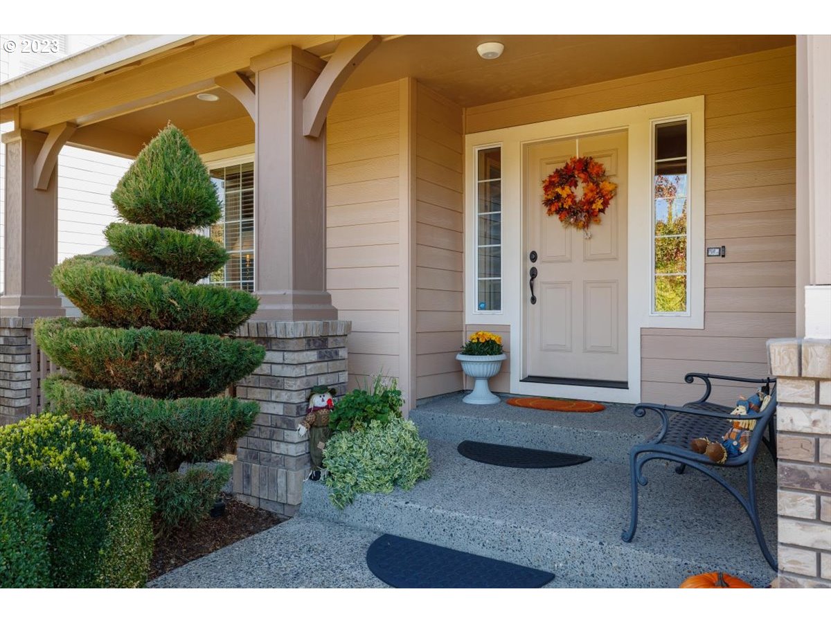 18924 Elder Road Oregon City, OR 97045 - Photo 2 of 26 Gallery Image 2