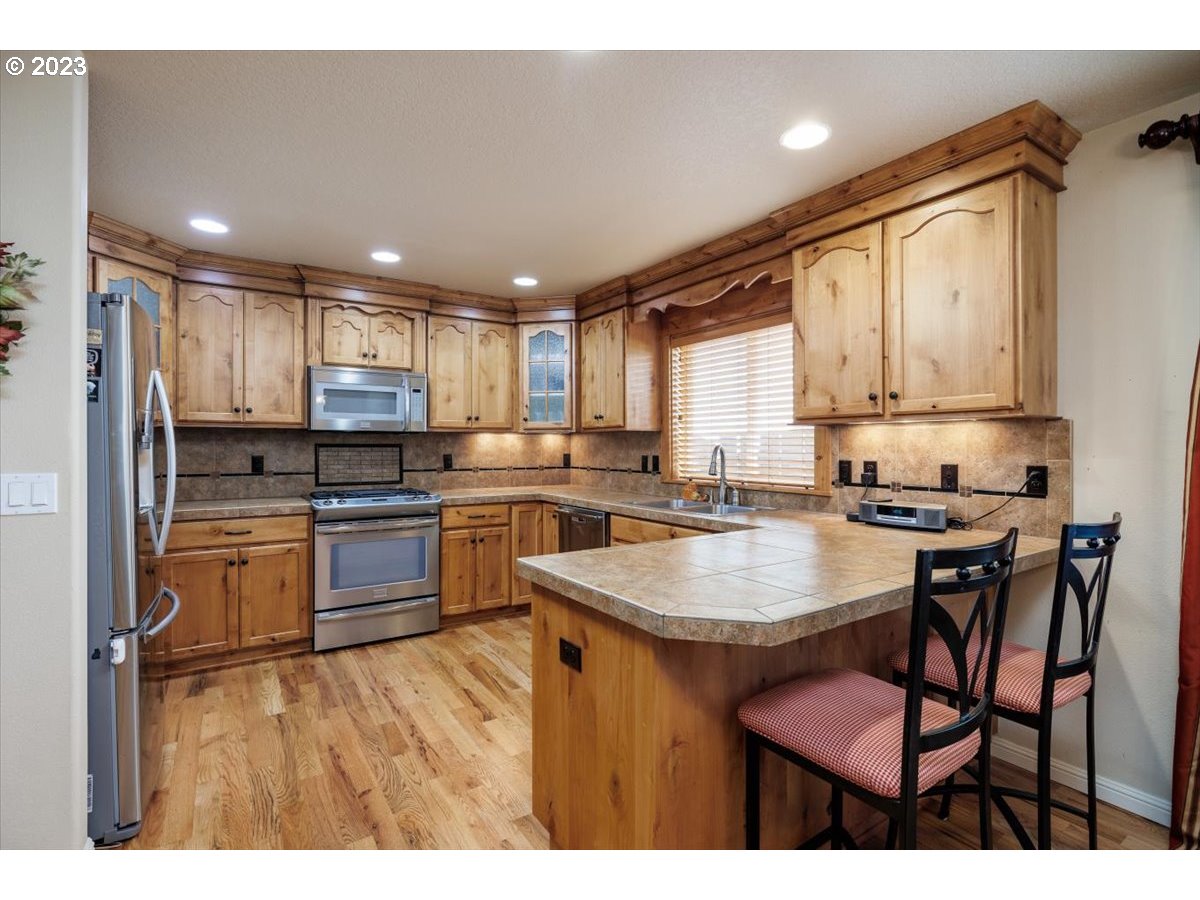 18924 Elder Road Oregon City, OR 97045 - Photo 4 of 26 Gallery Image 4