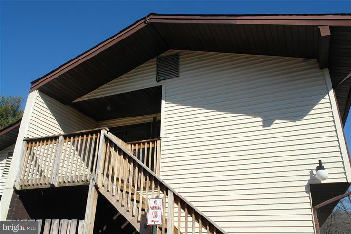 2539 Fox Ridge Court, Unit 50 Woodbridge, VA 22192 - Photo 15 of 20 Exterior (Front)
