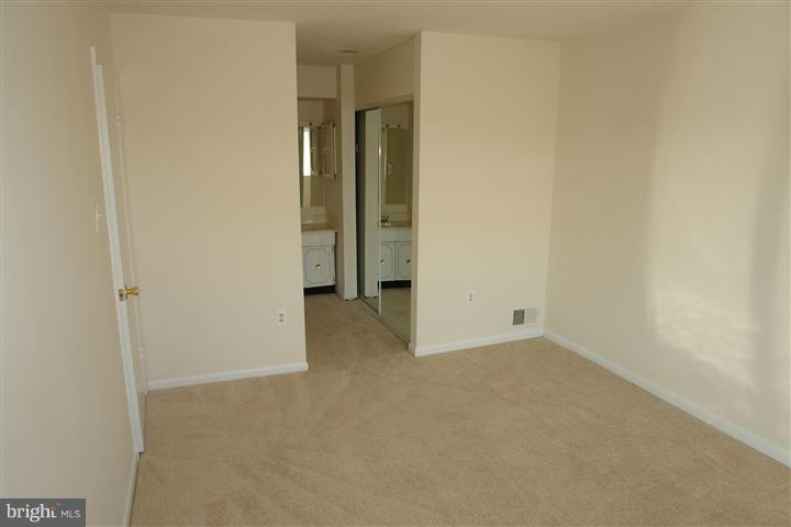 2539 Fox Ridge Court, Unit 50 Woodbridge, VA 22192 - Photo 5 of 20 Bedroom (Master)