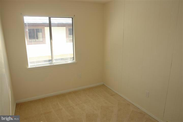 2539 Fox Ridge Court, Unit 50 Woodbridge, VA 22192 - Photo 9 of 20 Bedroom