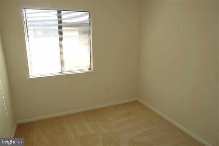 2539 Fox Ridge Court, Unit 50 Woodbridge, VA 22192 - Photo 10 of 20 Bedroom