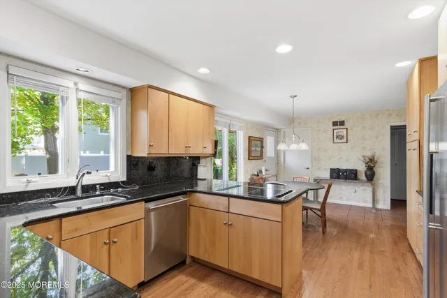 $1,050,000 | 8 Glenwood Drive, Tinton Falls, NJ 07724