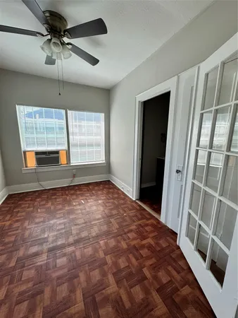 $800 | 4202 Walker Street, Houston, TX 77023