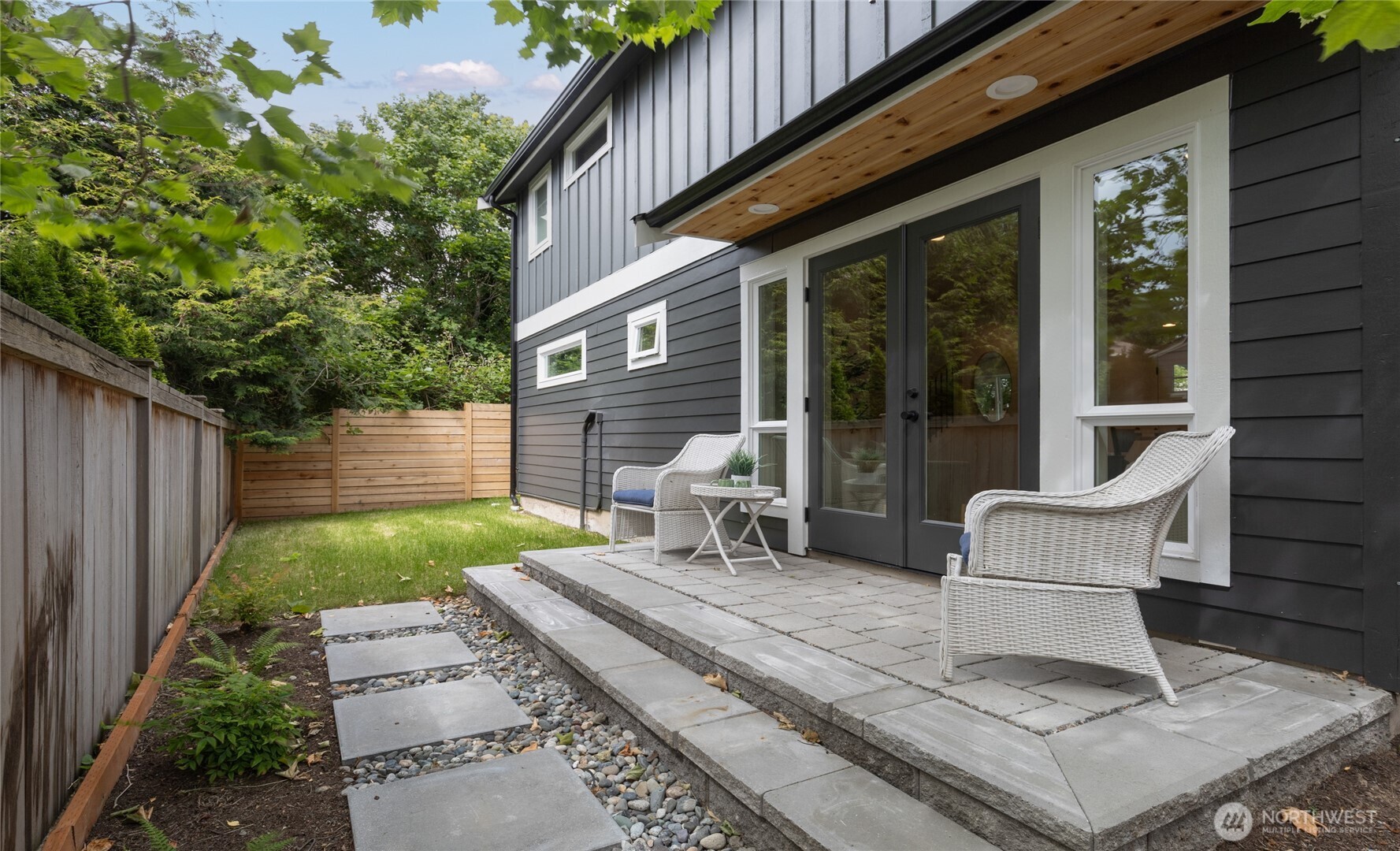 8817 Densmore Avenue North Seattle, WA 98103 - Photo 26 of 26