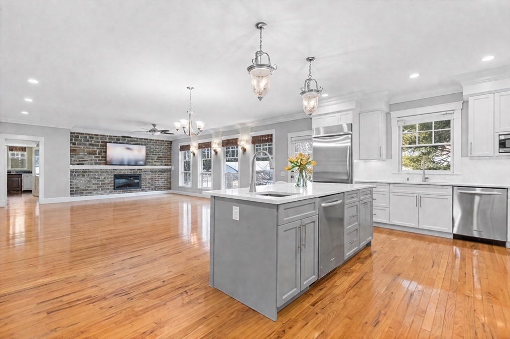37 Mayflower Road Winchester, MA 01890 - Photo 12 of 40