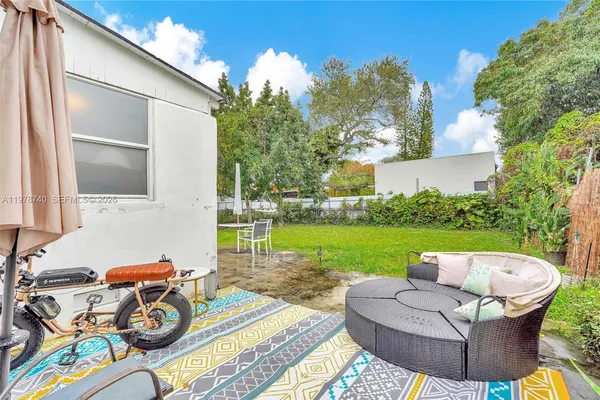 $4,400 | 274 Northwest 43rd Street, Miami, FL 33127