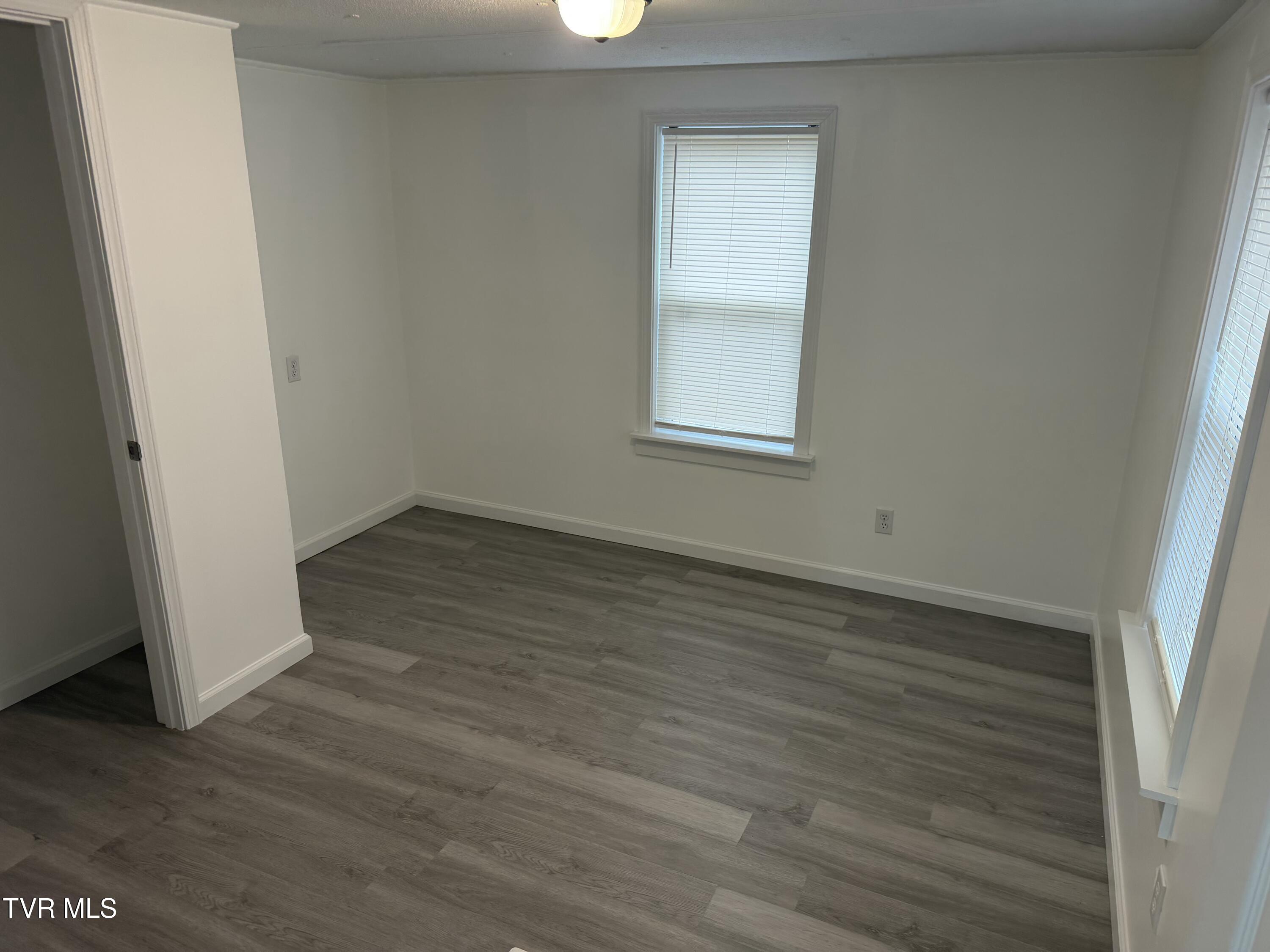 173 Dan Cole Road Elizabethton, TN 37643 - Photo 6 of 11 IMG_1836