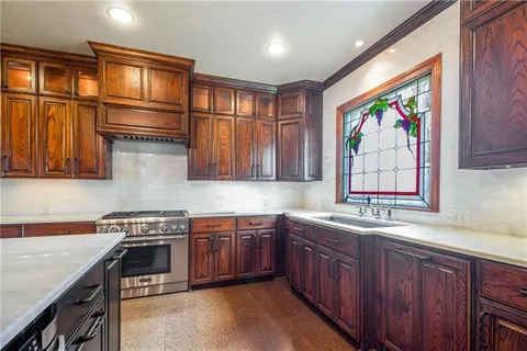 $695,000 | 1869 2nd Street, Lutcher, LA 70071