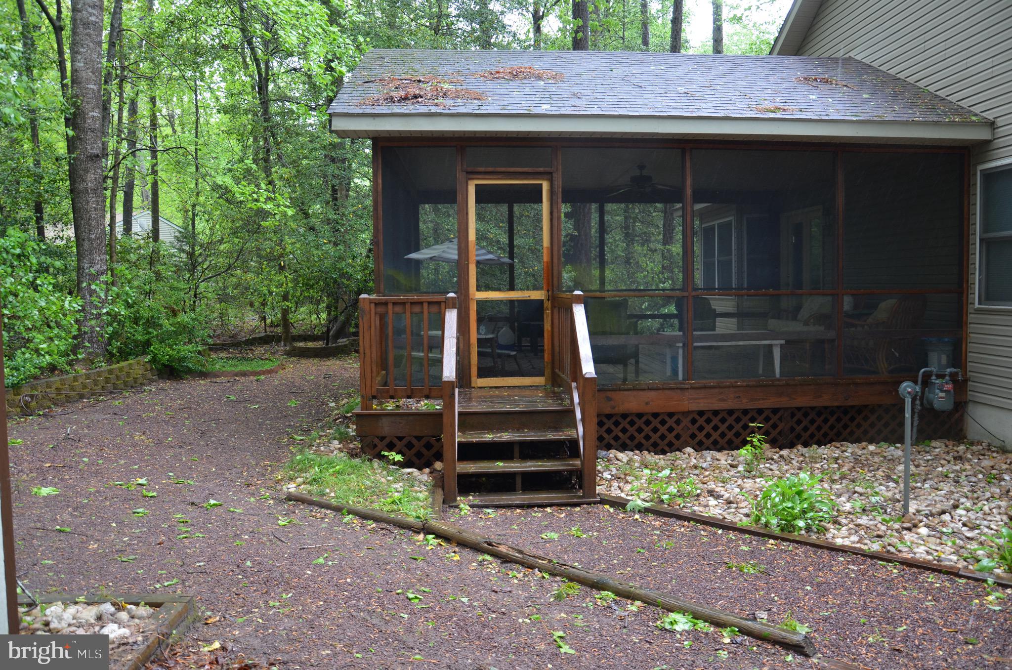 12 Harpoon Road Berlin, MD 21811 - Photo 5 of 22 Large screened in porch