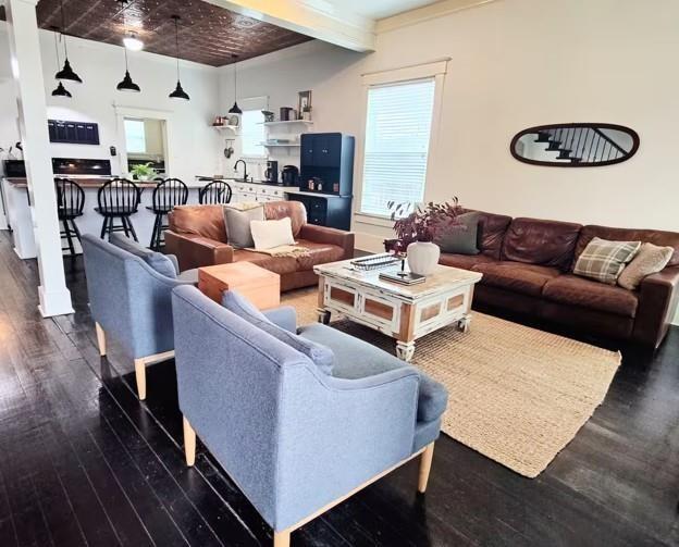 617 South 12th Street Waco, TX 76706 - Photo 2 of 27 a living room with furniture and wooden floor