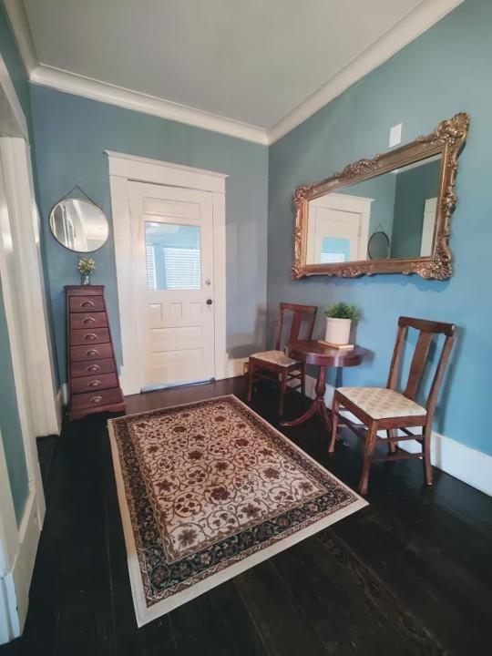 617 South 12th Street Waco, TX 76706 - Photo 9 of 27 a living room with furniture and a rug