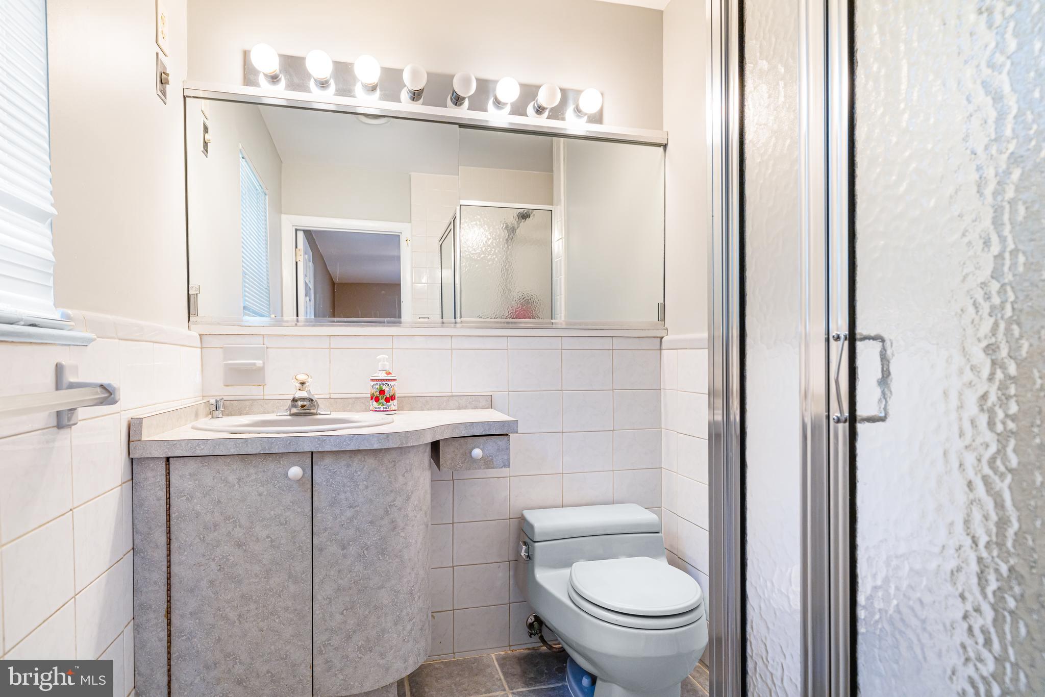 3882 Whitman Road Huntingdon Valley, PA 19006 - Photo 26 of 57 His En Suite Bathroom