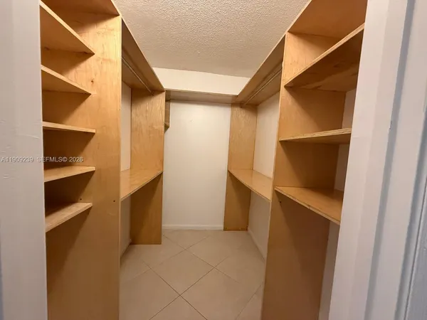 $219,900 | 523 Trace Circle, Unit 105, Deerfield Beach, FL 33441