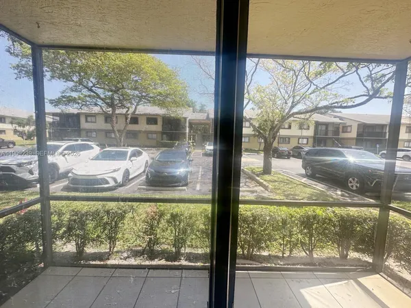 $219,900 | 523 Trace Circle, Unit 105, Deerfield Beach, FL 33441