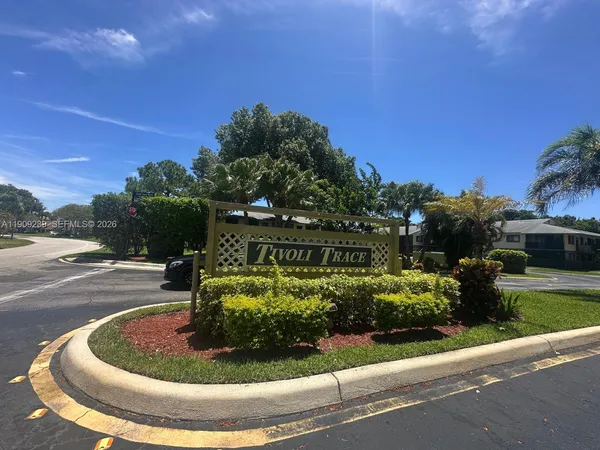 $219,900 | 523 Trace Circle, Unit 105, Deerfield Beach, FL 33441