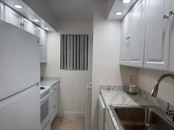 $219,900 | 523 Trace Circle, Unit 105, Deerfield Beach, FL 33441