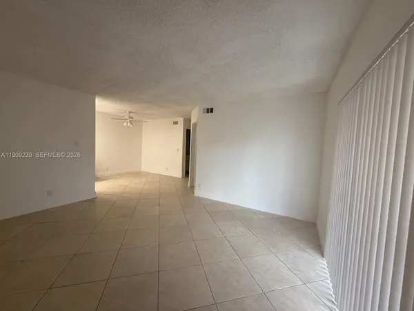 $219,900 | 523 Trace Circle, Unit 105, Deerfield Beach, FL 33441