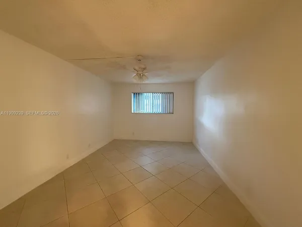 $219,900 | 523 Trace Circle, Unit 105, Deerfield Beach, FL 33441