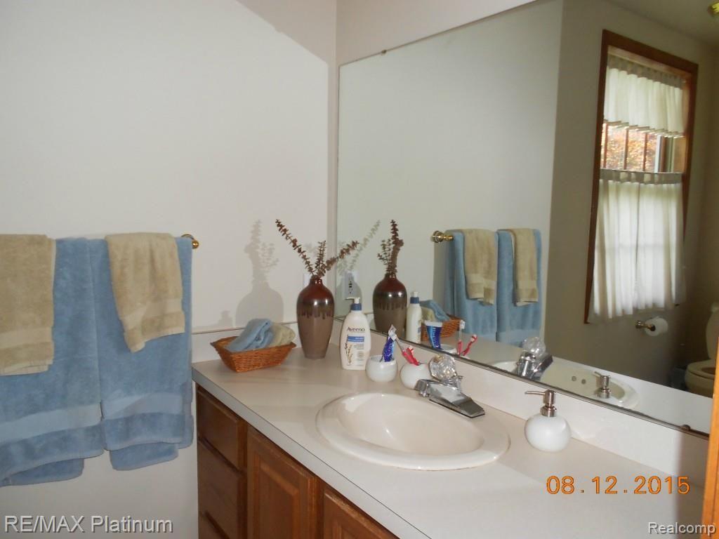 2085 West Wardlow Road Highland, MI 48357 - Photo 14 of 18 8-12-15 012.jpg