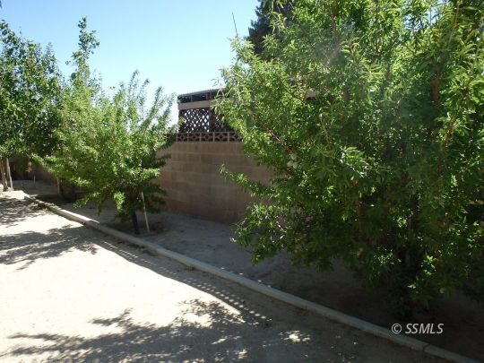 723 West Kevin Court Ridgecrest, CA 93555 - Photo 40 of 48 a view of a yard