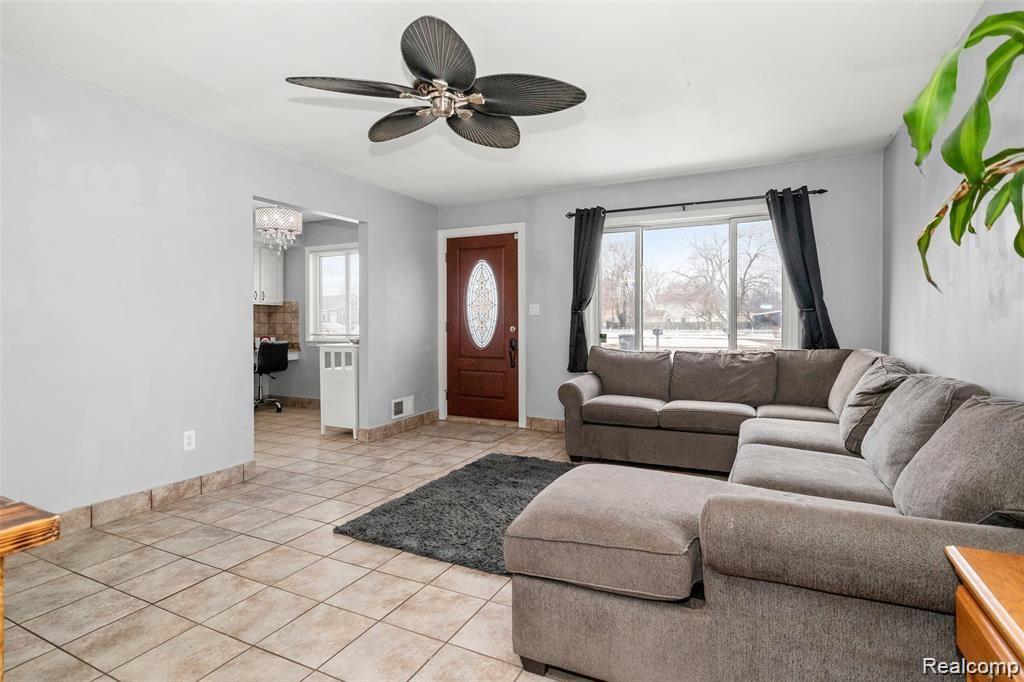 14735 Beech Daly Road Taylor, MI 48180 - Photo 5 of 30 05.jpg