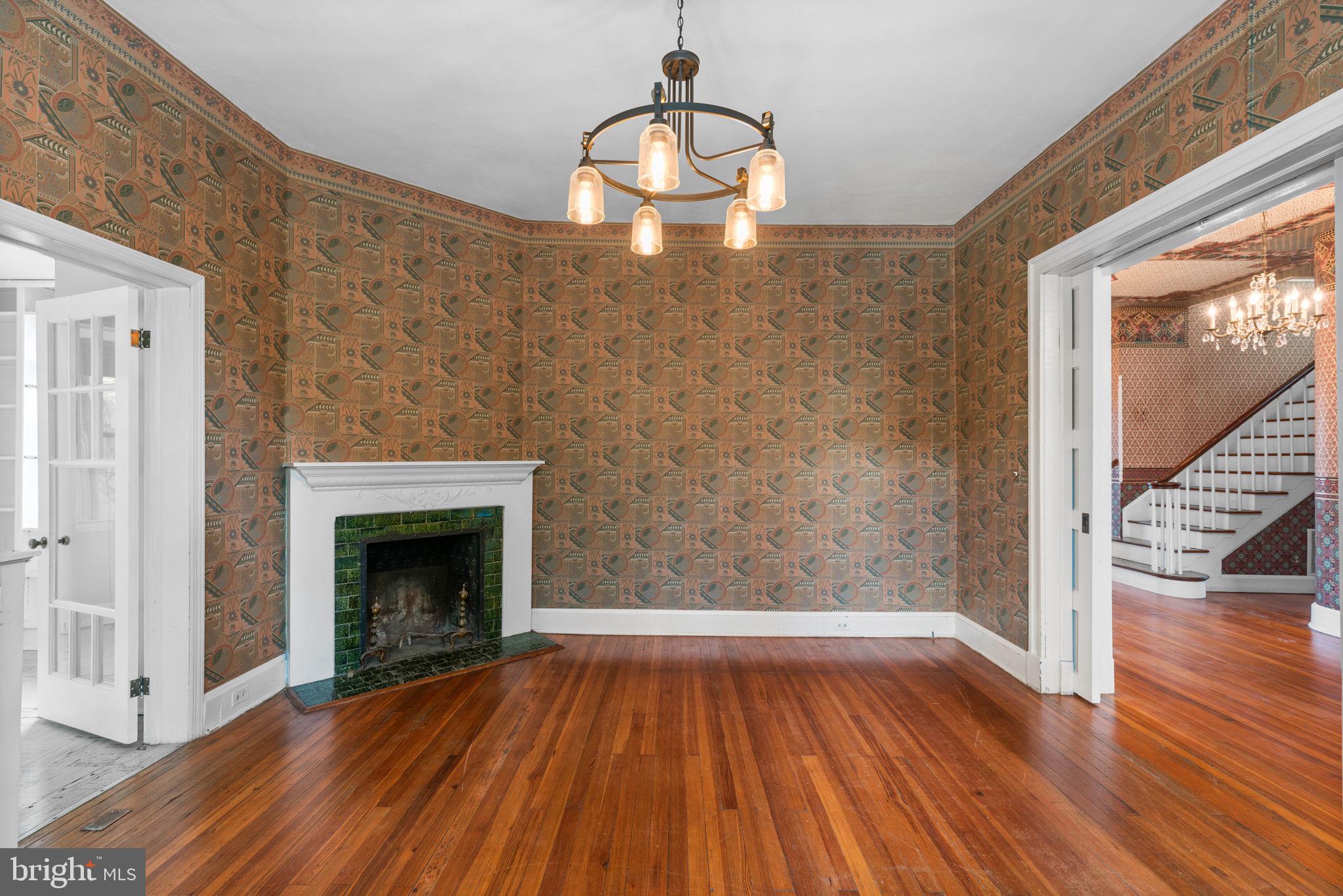 100 North Rolling Road Baltimore, MD 21228 - Photo 14 of 74 Family Room