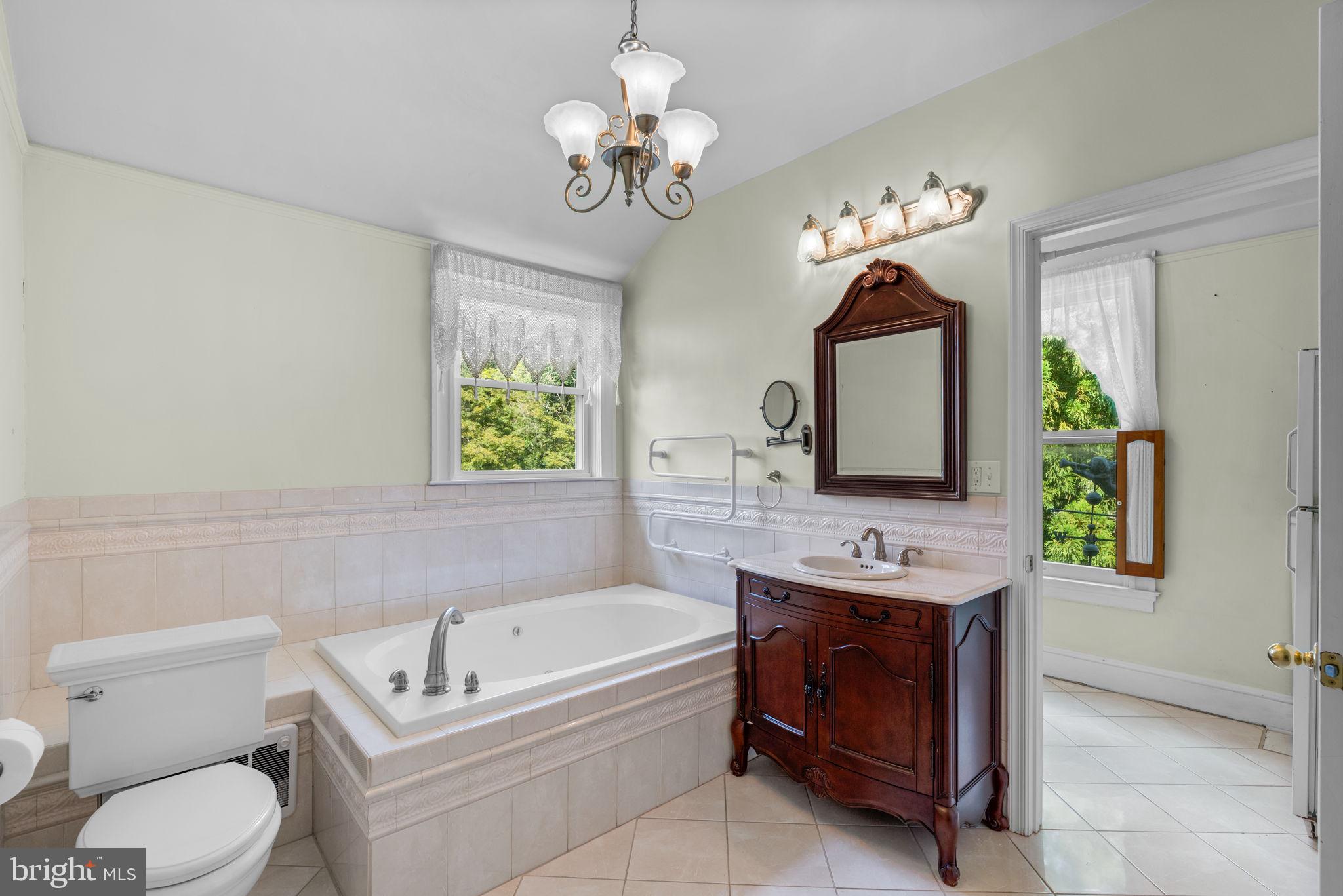 100 North Rolling Road Baltimore, MD 21228 - Photo 40 of 74 Full Bath