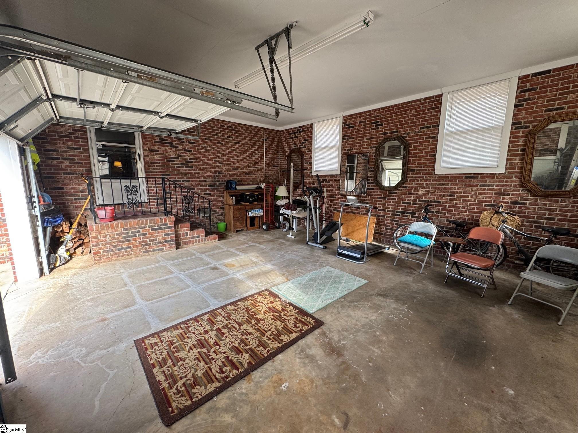 240 Jones Road Taylors, SC 29687 - Photo 5 of 22 Gallery Image 5