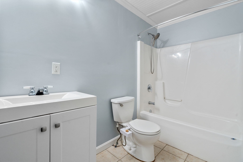 27 Stillman Street Framingham, MA 01702 - Photo 11 of 24