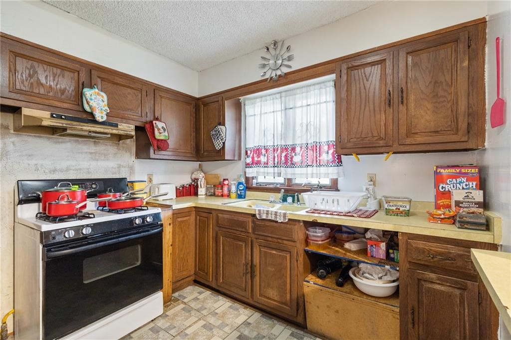 131 Dorbeth Road Rochester, NY 14621 - Photo 6 of 14