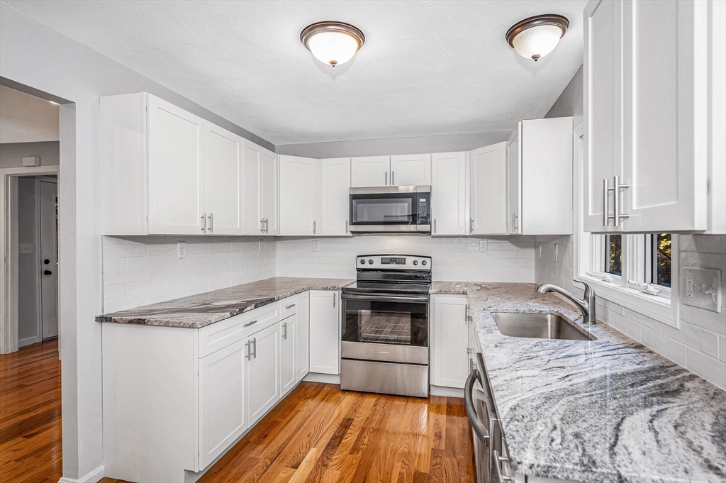 210 Dunstable Road North Chelmsford, MA 01863 - Photo 9 of 41