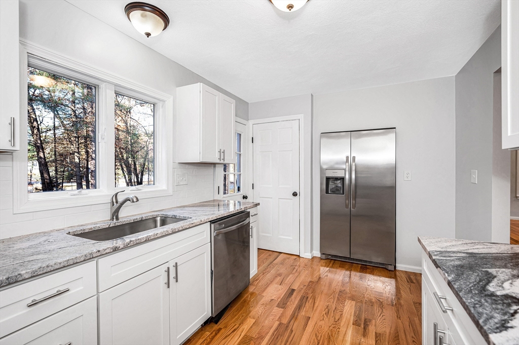 210 Dunstable Road North Chelmsford, MA 01863 - Photo 10 of 41