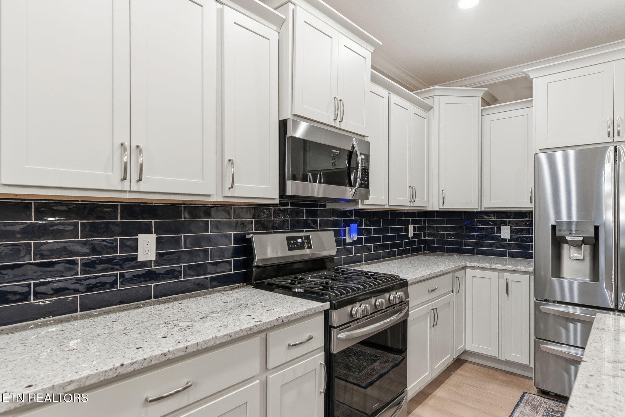 137 Black Oak Road Oak Ridge, TN 37830 - Photo 12 of 51 kitchen3