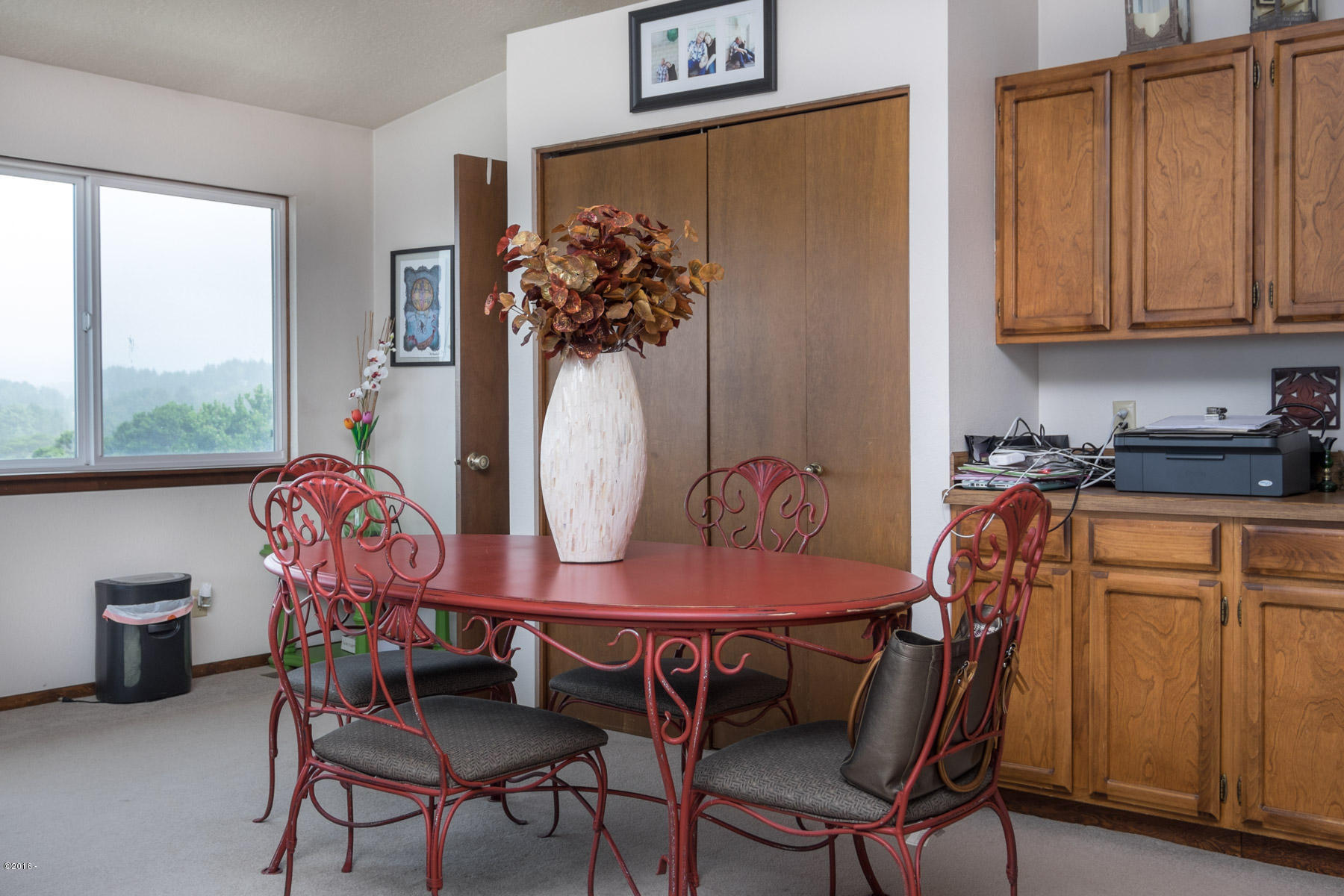 2324 Northwest Inlet Avenue Lincoln City, OR 97367 - Photo 29 of 41 Dining area (2)