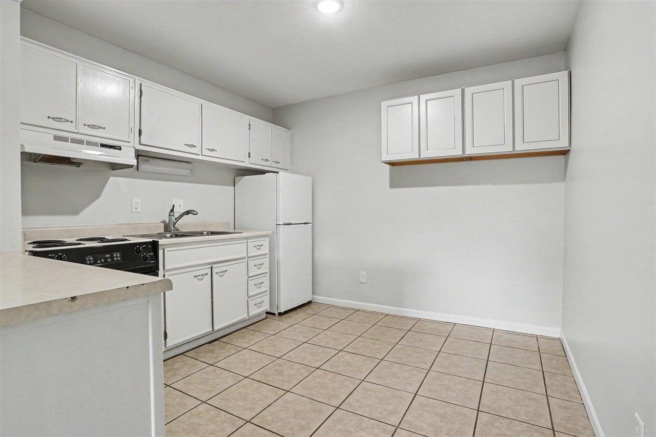 722 West Kilgore Road, Unit 102 Kalamazoo, MI 49008 - Photo 7 of 15 Gallery Image 7