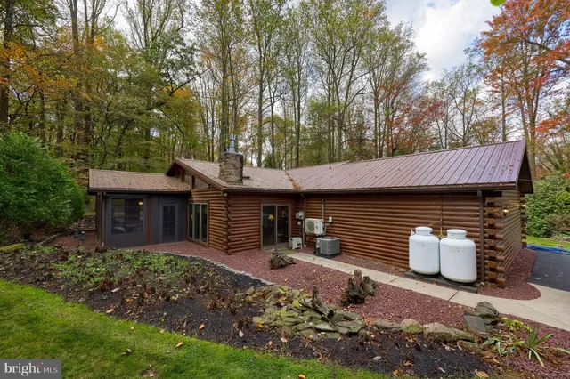a front view of a house with garage