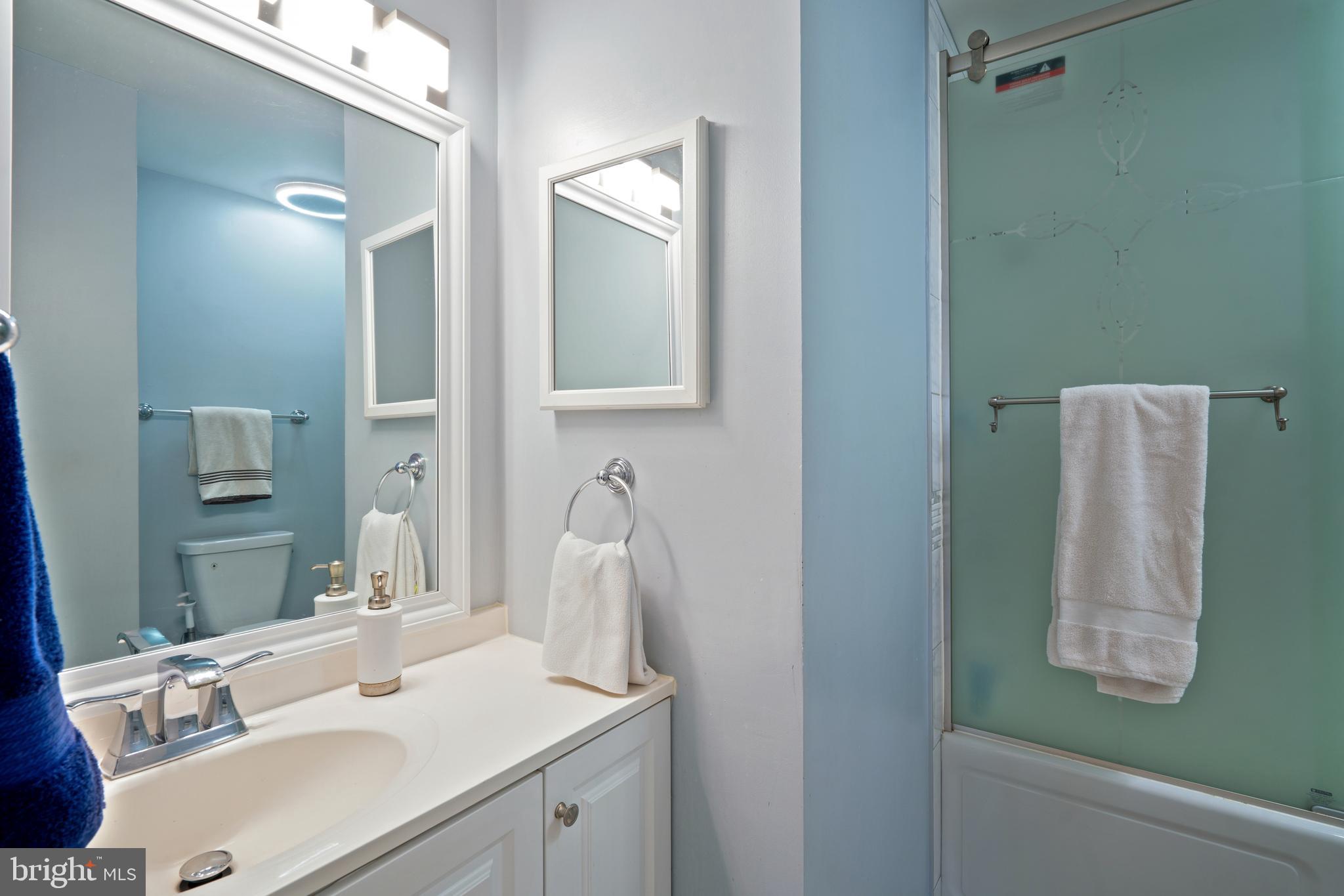 13525 Winding Trail Court Silver Spring, MD 20906 - Photo 27 of 40 Hall Bath