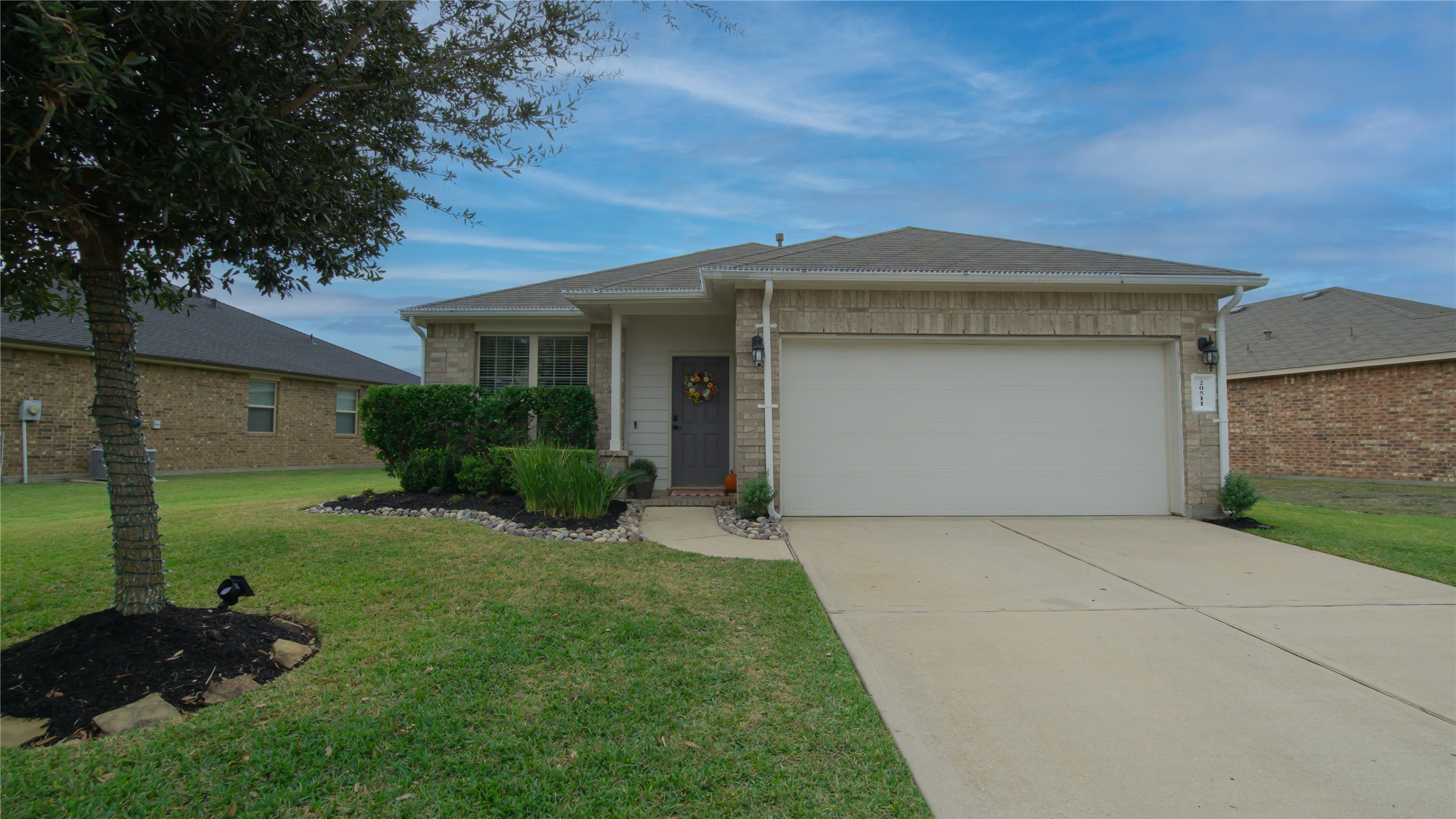 Welcome to 20511 Rimini River Way—a charming single-story home featuring three bedrooms, two bathrooms, an open-concept layout, and an attached two-car garage, located in the desirable Jasmine Heights subdivision in Katy.